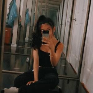 Meet your Posher, Aura